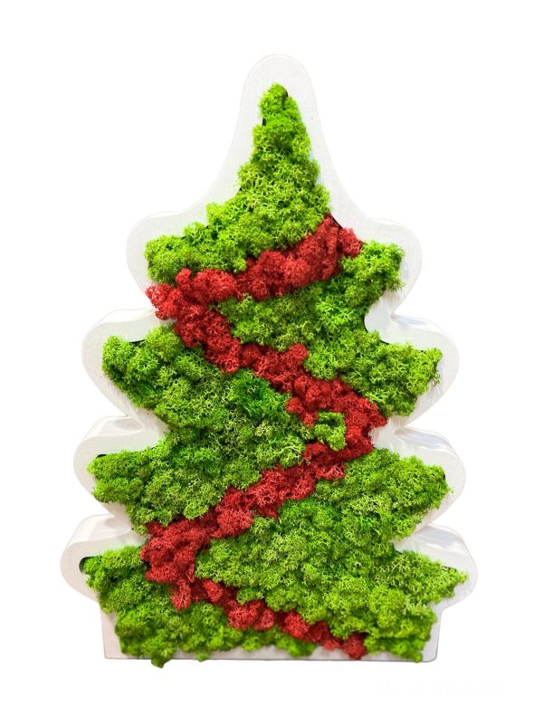 Dekorativní vánoční strom s sobi mechem a plochým mechem